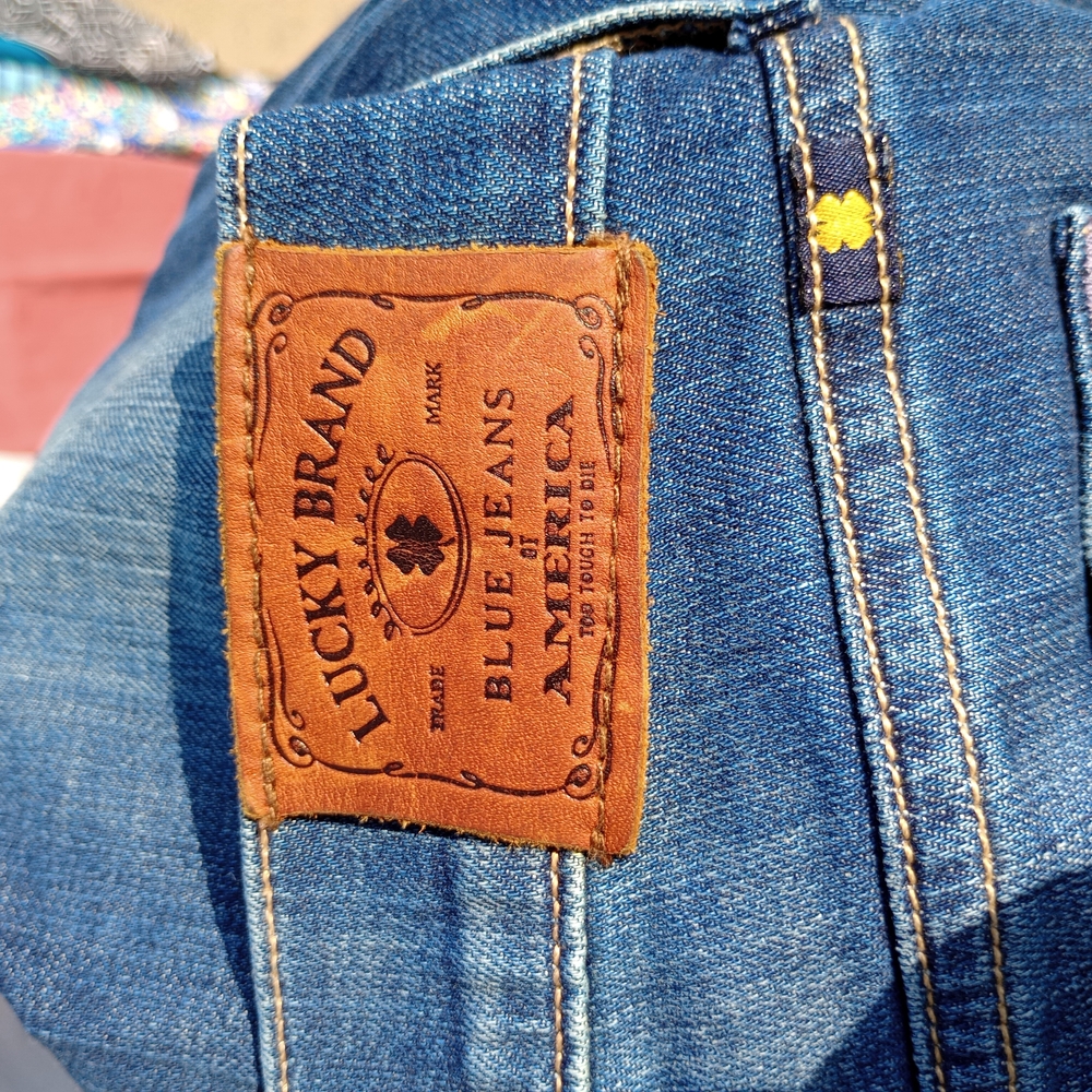 Lucky Brand Straight Leg Jeans in Classic Blue - Picture 7 of 10